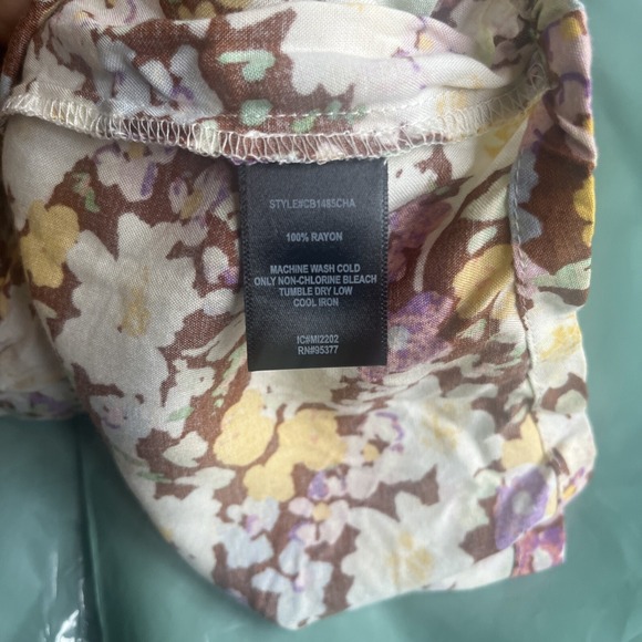 Sanctuary Floral Short Sleeve Shirt Size XS - Picture 7 of 7